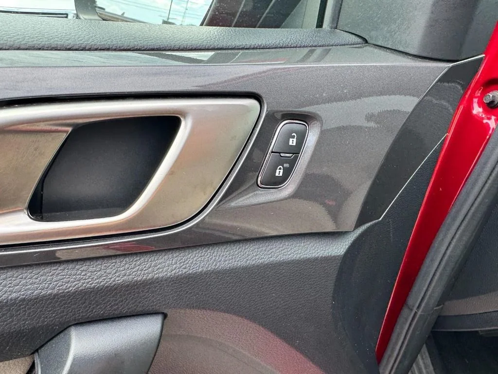 Used 2020 Rapid Red Metallic Tinted Clearcoat Ford Lariat image 16