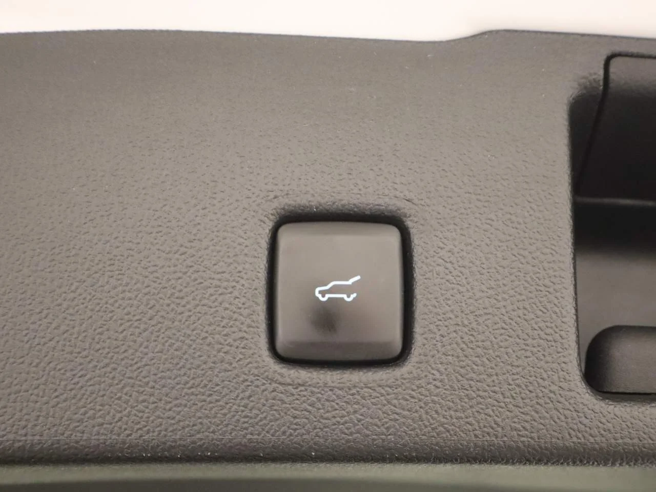 Used 2024 Oxford White Ford Active image 20