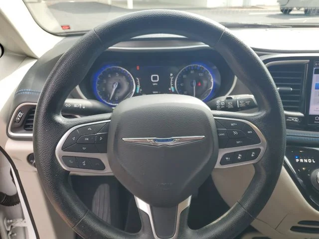 Used 2021 White Chrysler Touring image 10