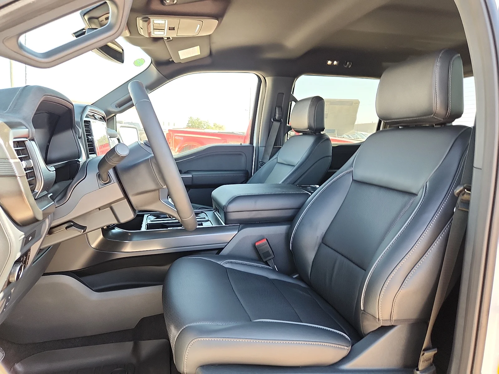 New 2026 Star White Metallic Tri-Coat Ford Lariat image 17
