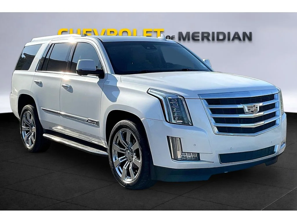 Used 2016 CRYSTAL WHITE TRICOAT Cadillac Luxury Collection image 1