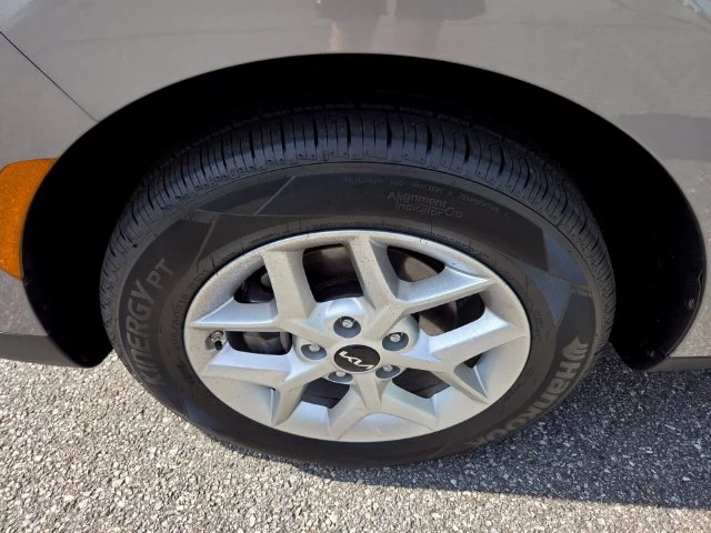 Used 2025 Silver Kia  image 24