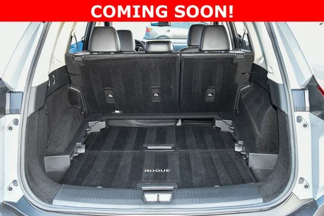 Used 2021 Gray Nissan SL image 22