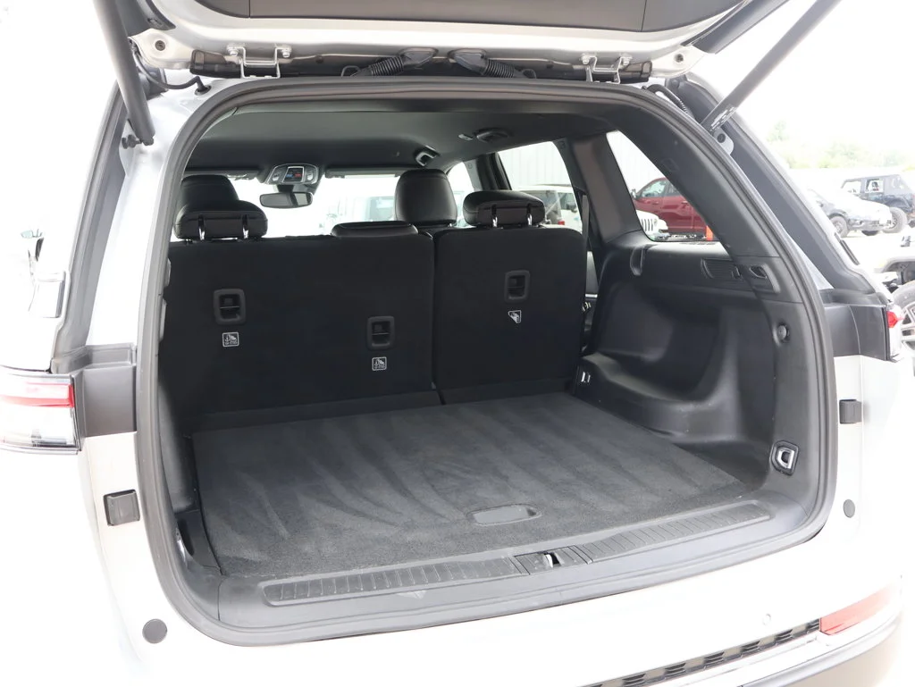 Used 2024 Silver Jeep Limited image 14