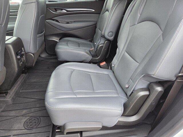 Used 2020 Summit White Buick Essence image 23
