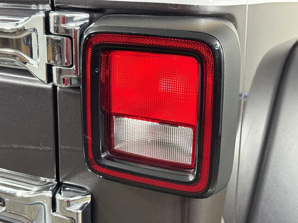Used 2021 Gray Jeep Unlimited Willys image 31