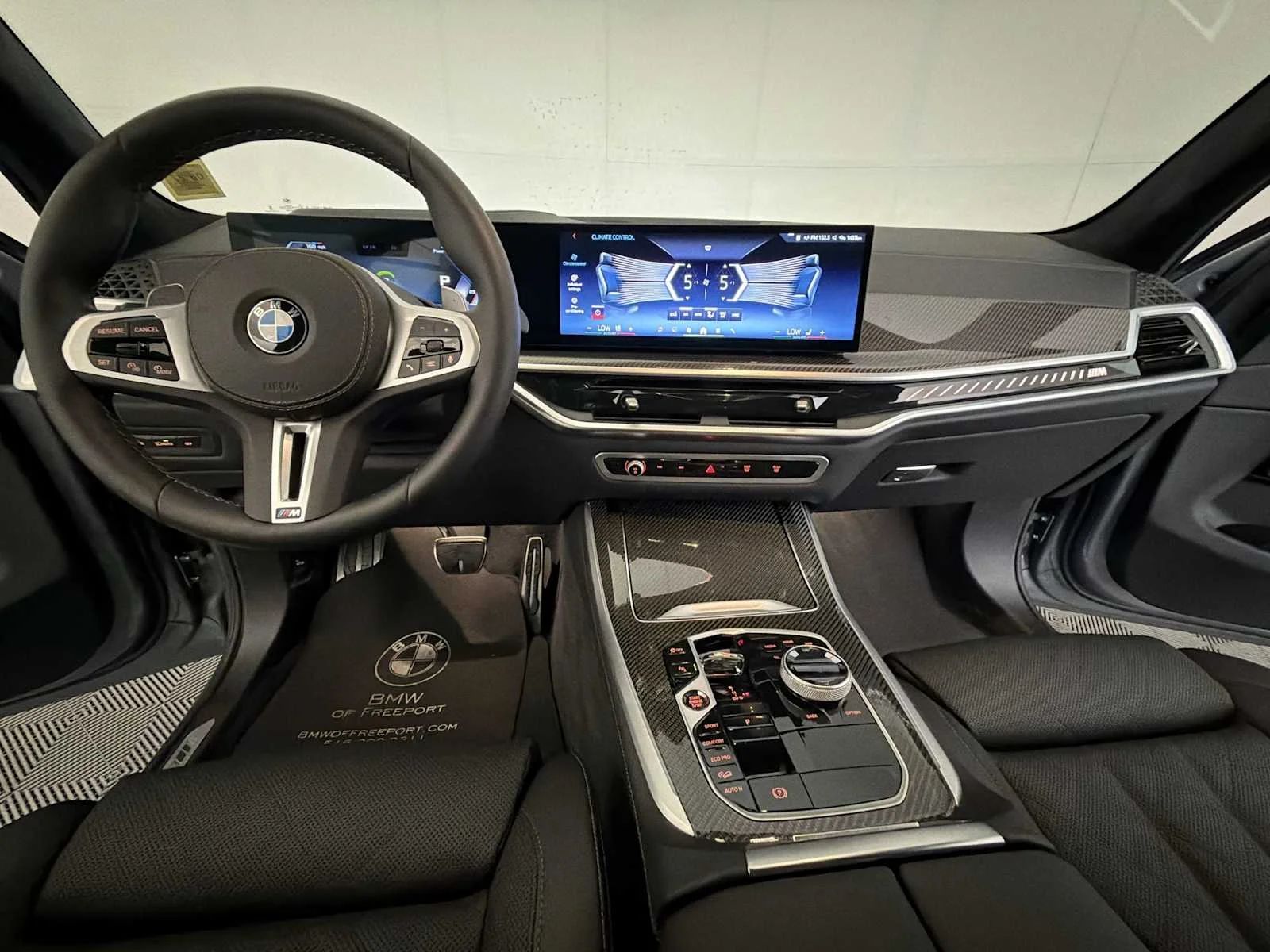 2026 BMW X5 M60i - Photo 17