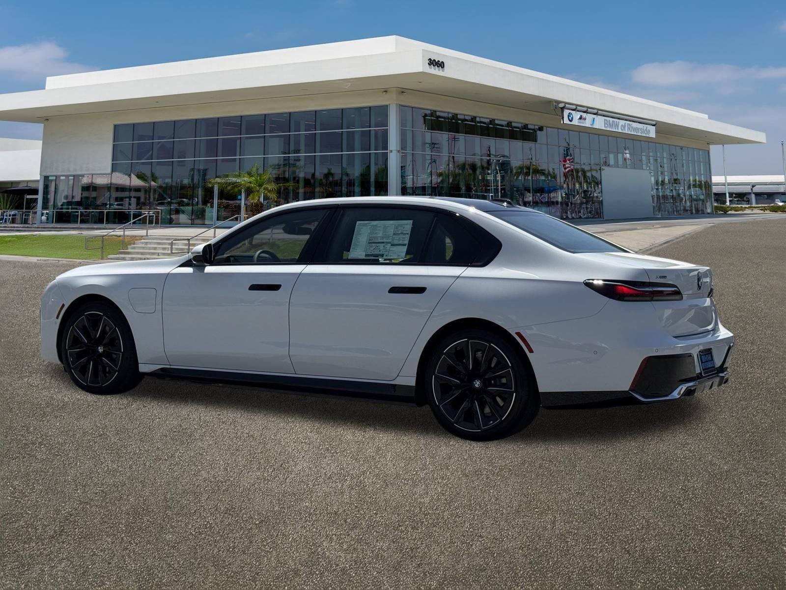 New 2026 Alpine White BMW 750e xDrive image 8