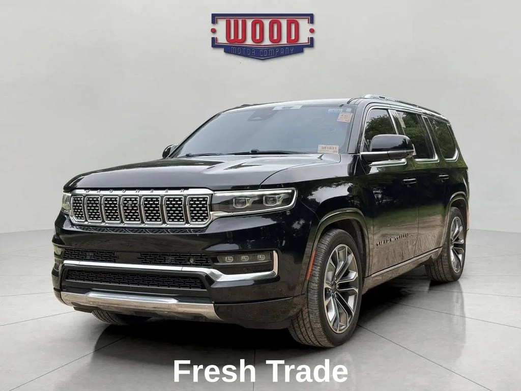 Used 2022 Diamond Black Crystal Pearlcoat Jeep Series III image 3
