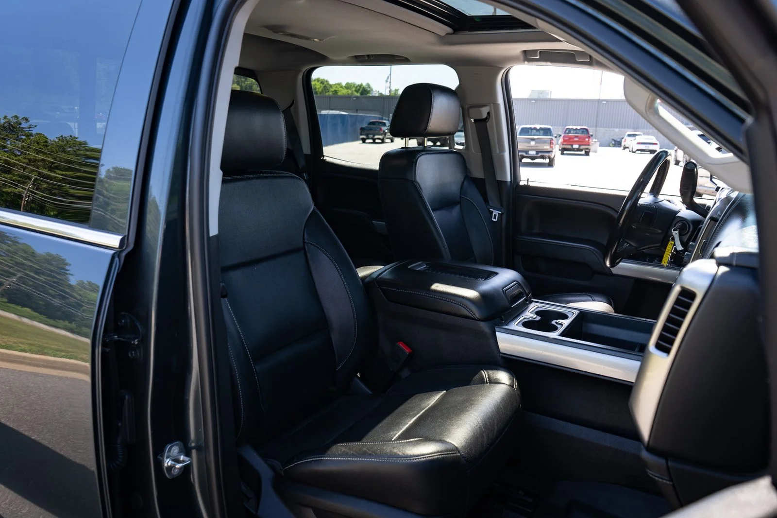 Used 2018 Gray Chevrolet LTZ image 22
