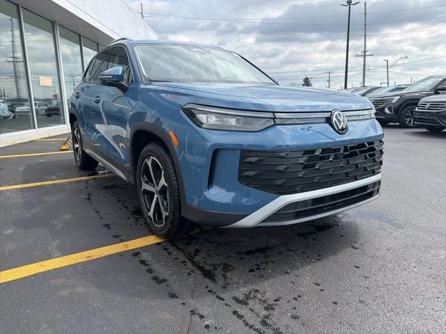 2026 Volkswagen Tiguan SE - Photo 11