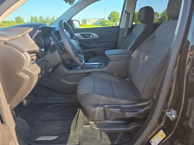 Used 2021 MOSAIC BLACK METALLIC Chevrolet LS image 11
