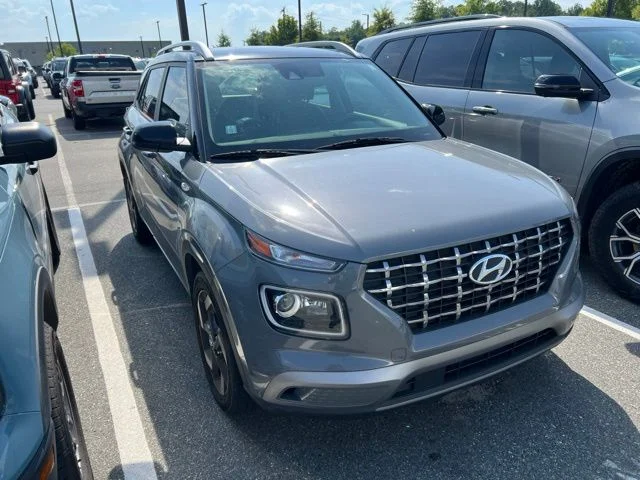 Used 2022 Gray Hyundai Limited image 2