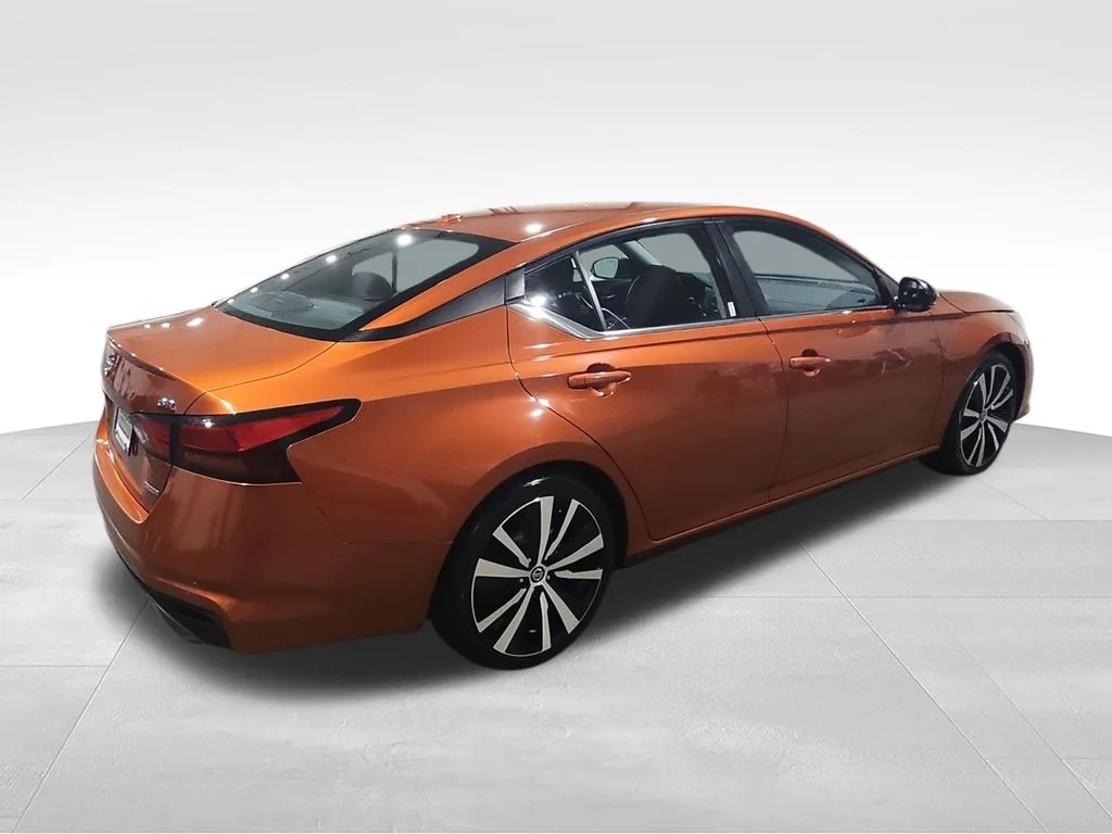 Used 2021 Orange Nissan 2.0 SR image 8