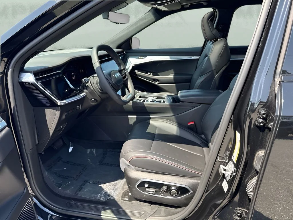 Used 2024 Black Jeep Launch Edition image 9