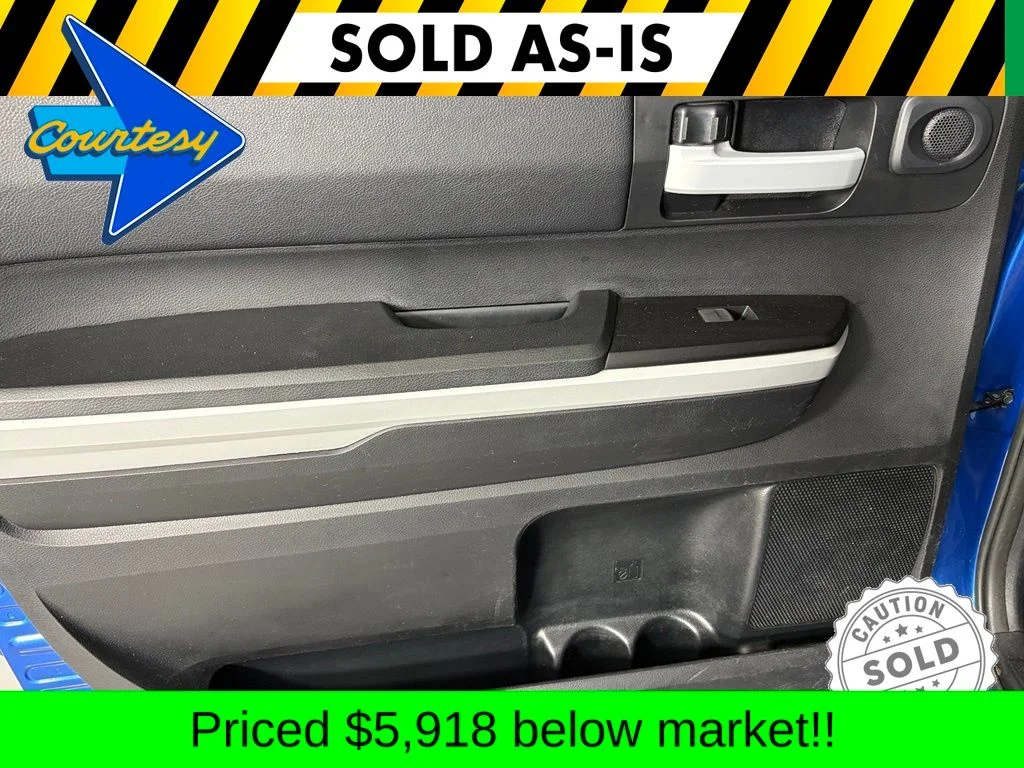 Used 2018 Blue Toyota SR5 image 33