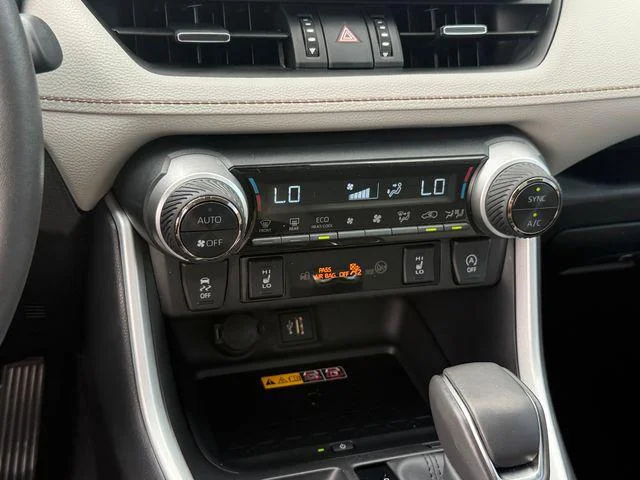 Certified Used 2025 Silver Toyota XLE Premium image 51