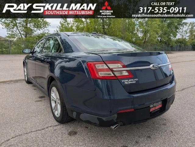 Used 2017 Blue Ford SE image 9