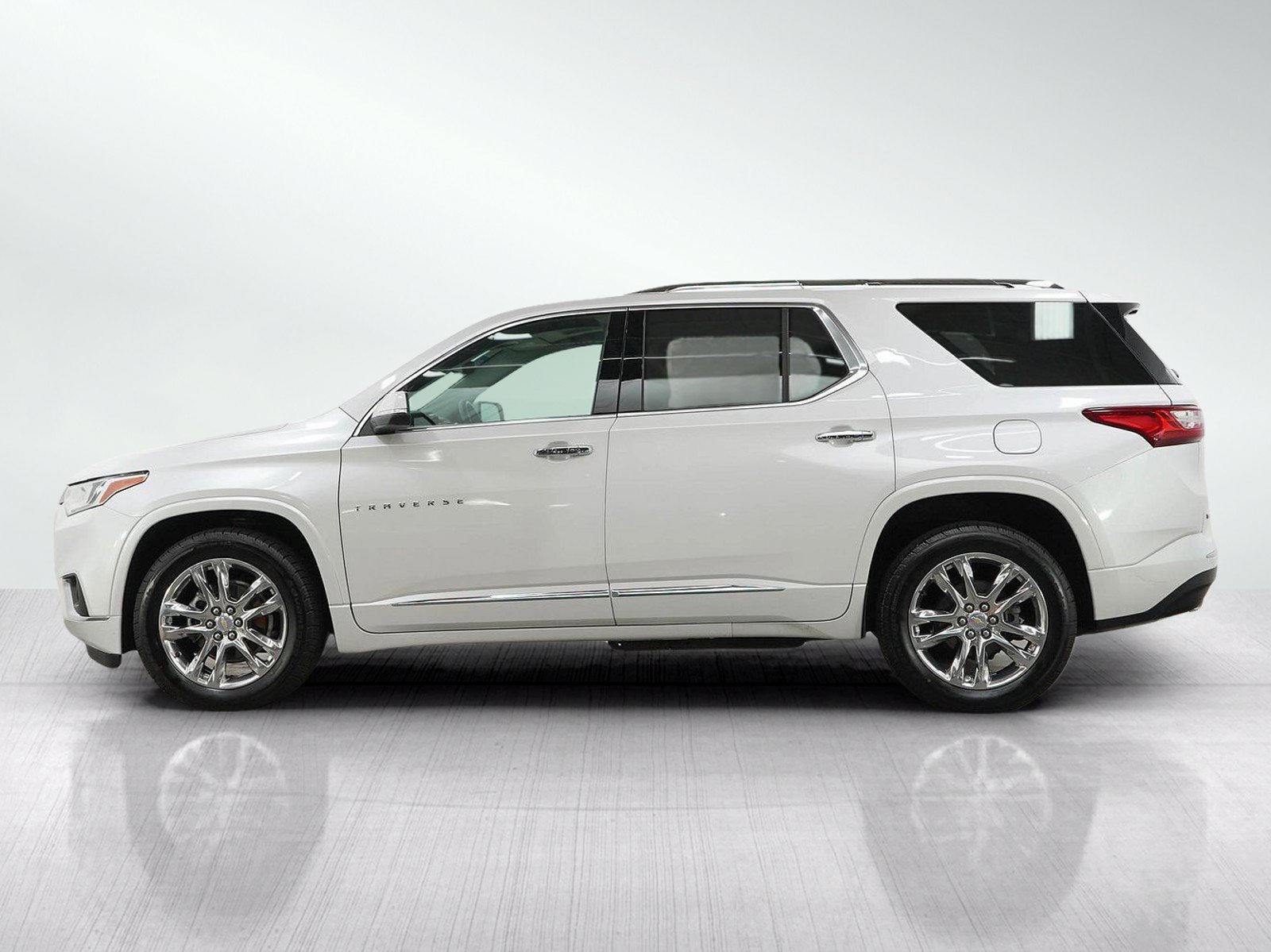 Used 2021 Chevrolet Traverse High Country with VIN 1GNEVNKW6MJ260190 for sale in White Bear Lake, Minnesota