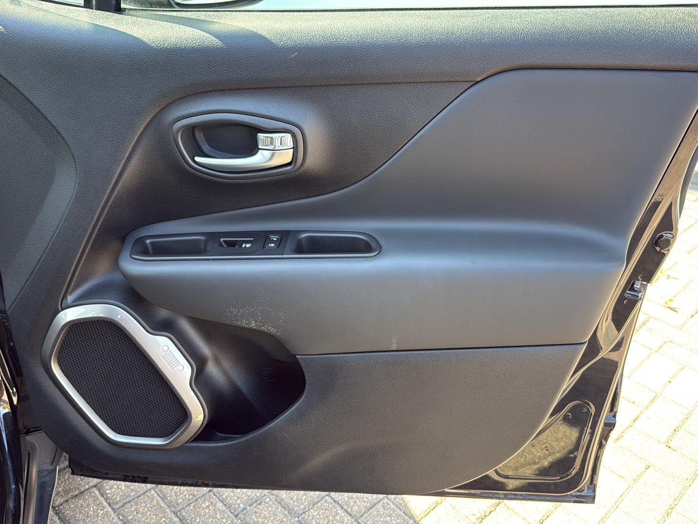Used 2022 Black Clearcoat Jeep Latitude image 25
