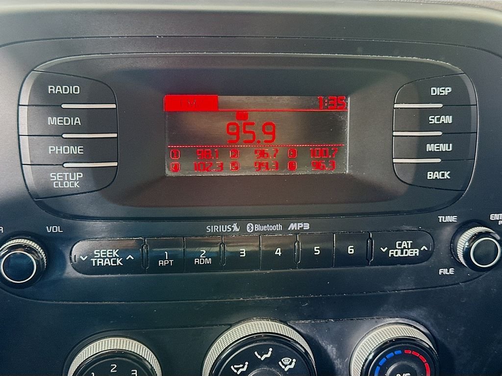 Used 2015 Black Kia Plus image 13