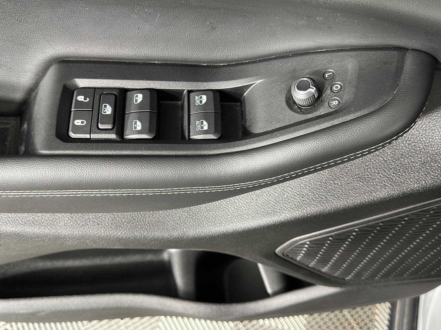 Used 2025 Silver Zynith Jeep Altitude X image 19