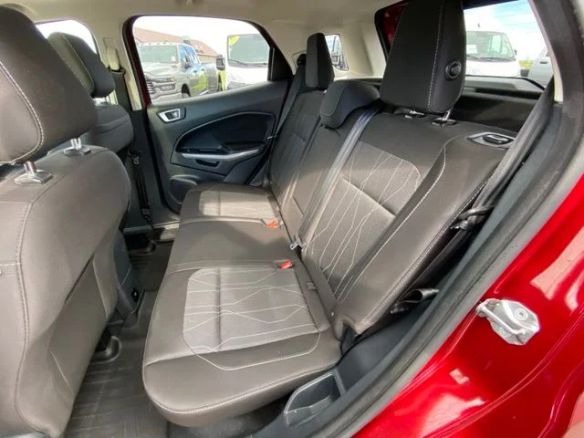 Used 2019 Red Ford SE image 11