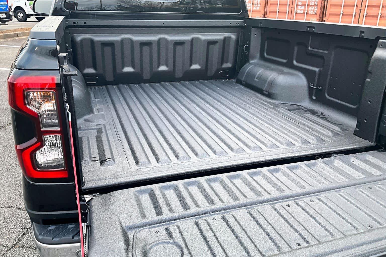 New 2025 Shadow Black Ford XLT image 18