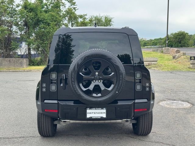 New 2026 Santorini Black Land Rover S image 4