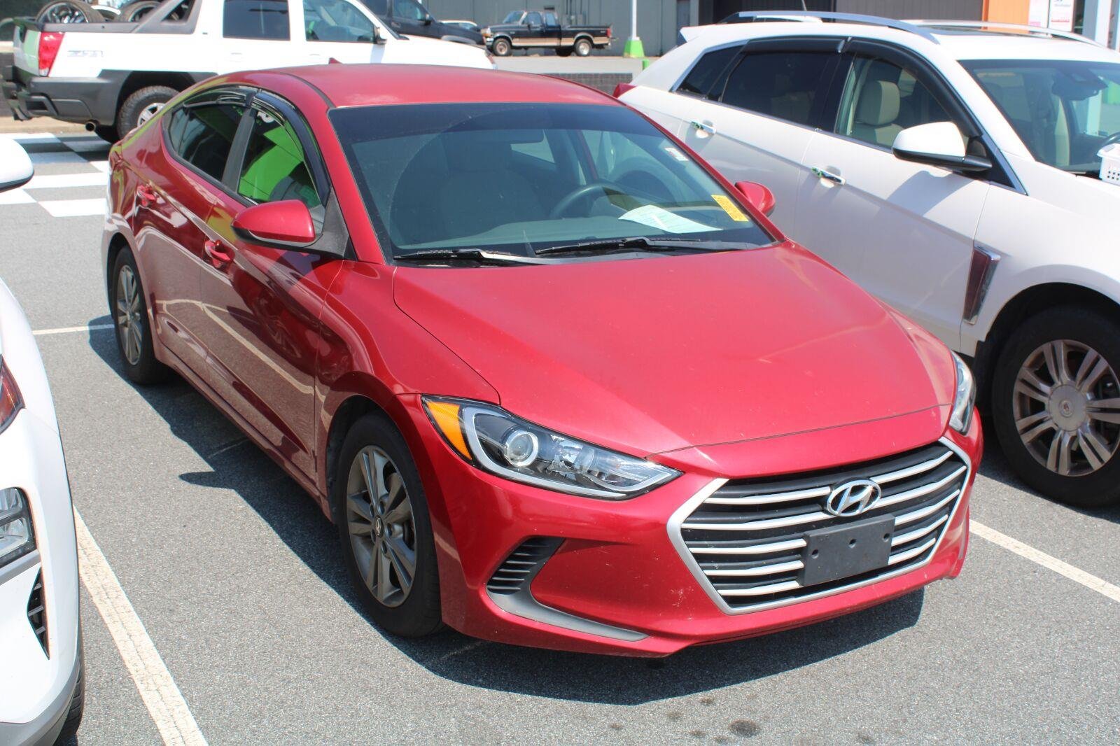 Used 2018 Scarlet Red Hyundai SEL image 3