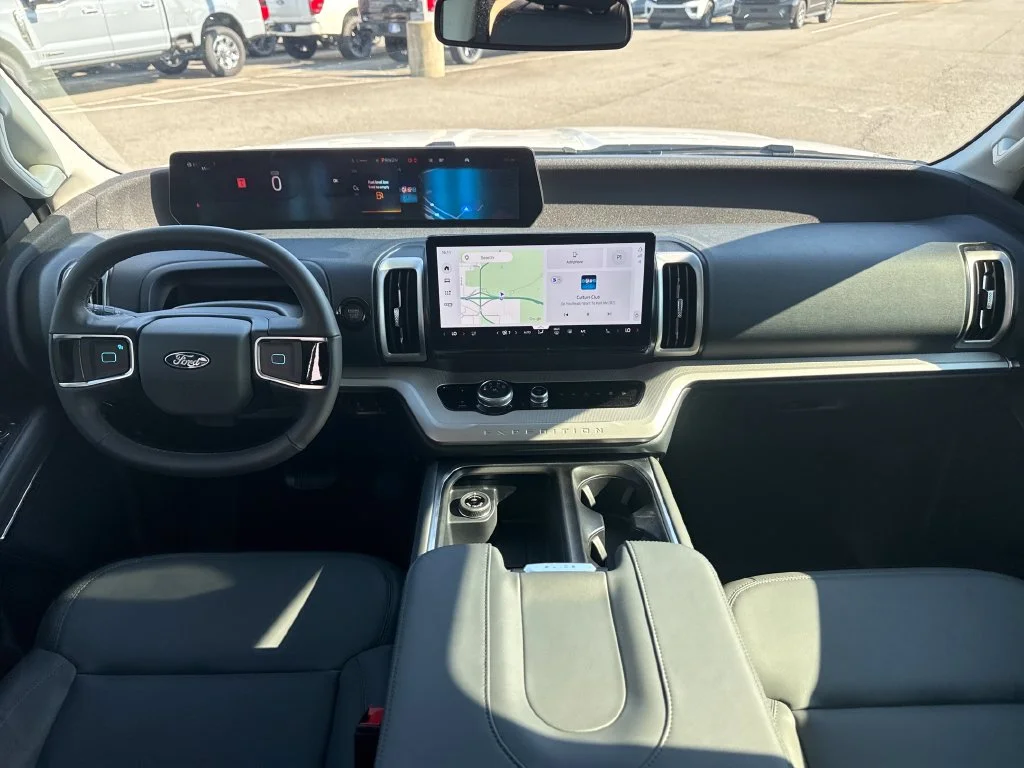 New 2026 Oxford White Ford Active image 22