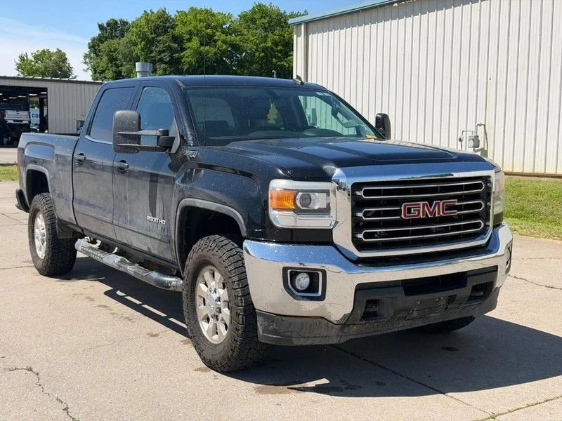 2015 GMC Sierra 4WD Crew Cab Short Box SLE's photo