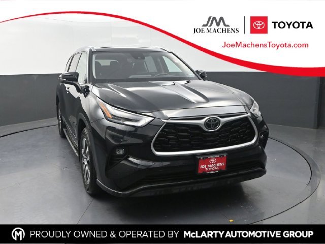 Used 2021 Black Toyota XLE image 1