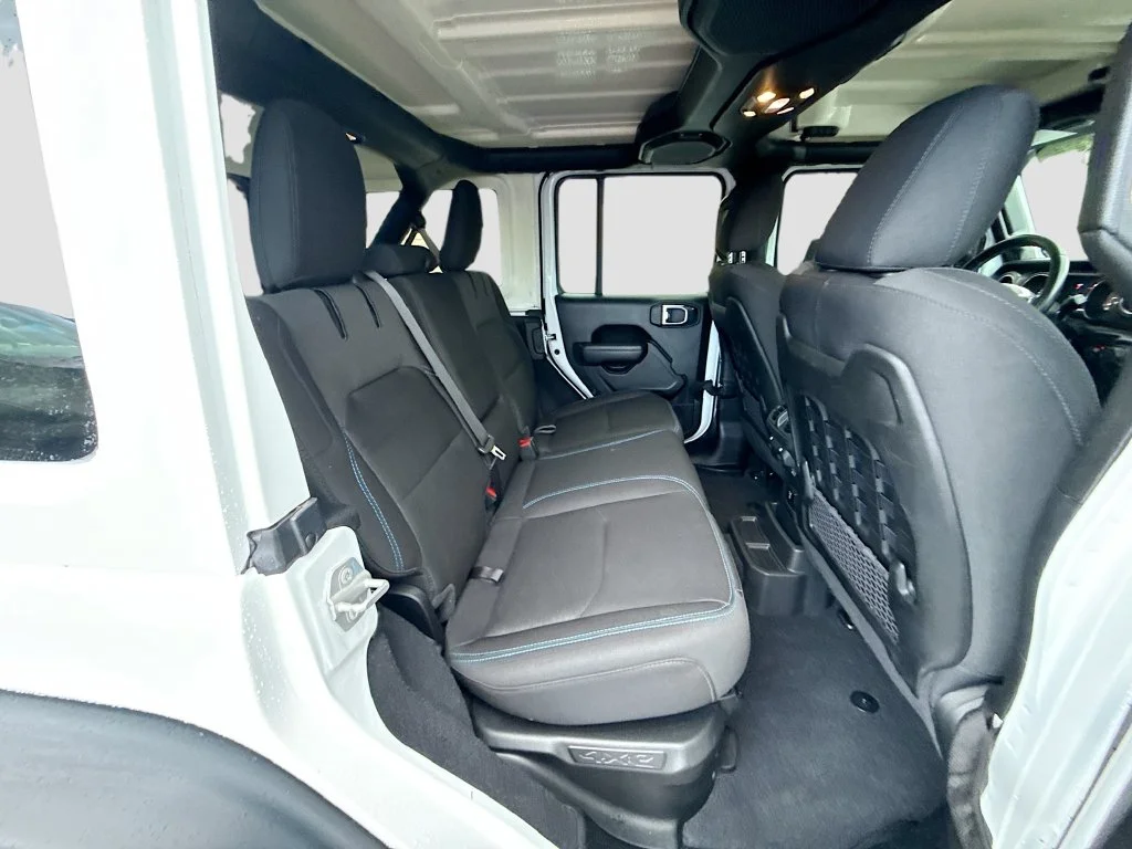 Used 2022 White Jeep Unlimited Rubicon 4xe image 33