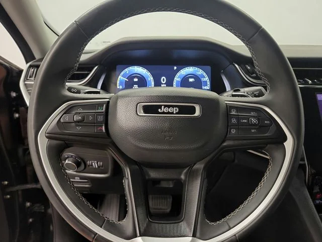 Used 2024 Black Jeep Laredo image 30