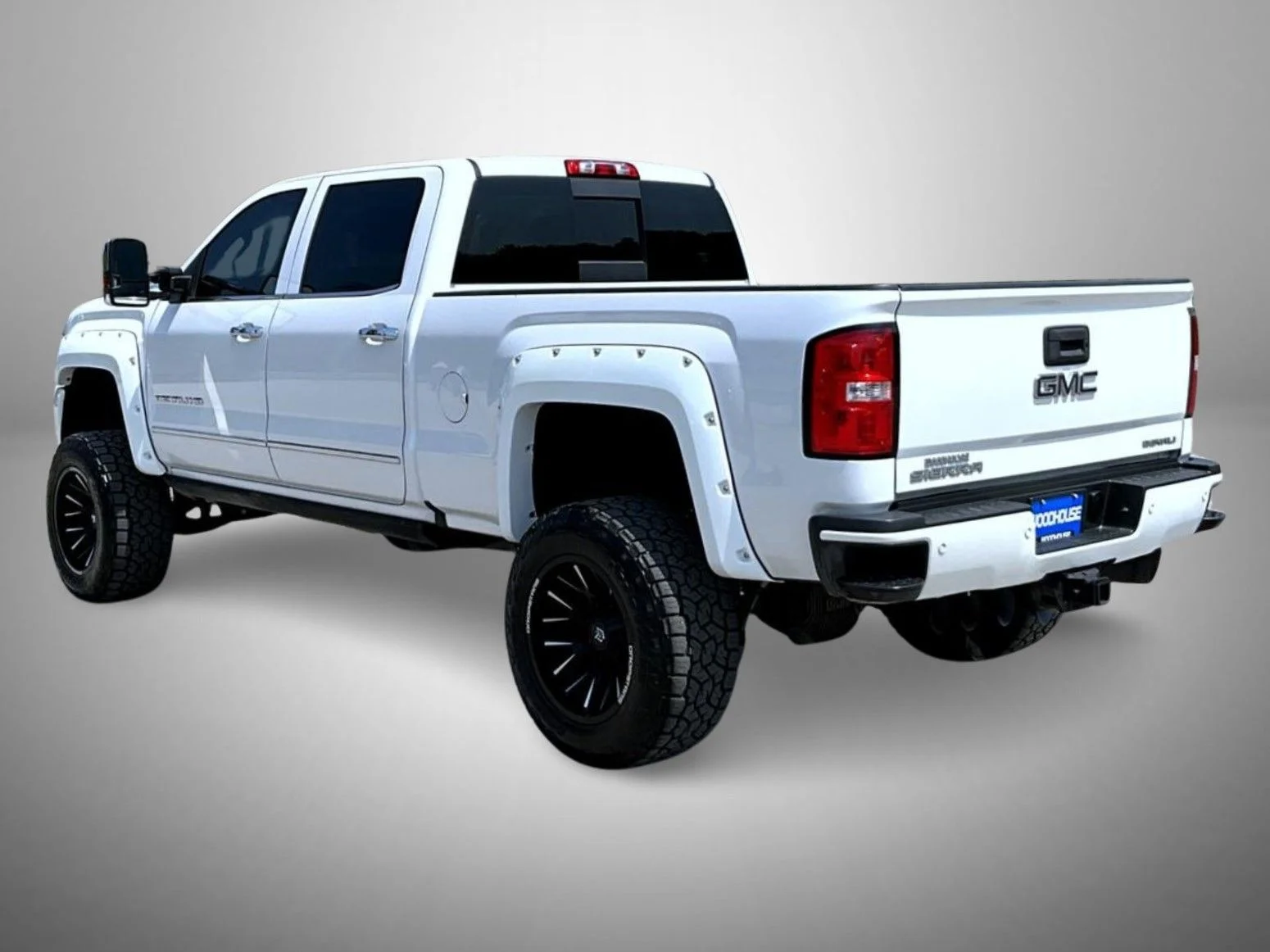 Used 2018 White GMC Denali image 7