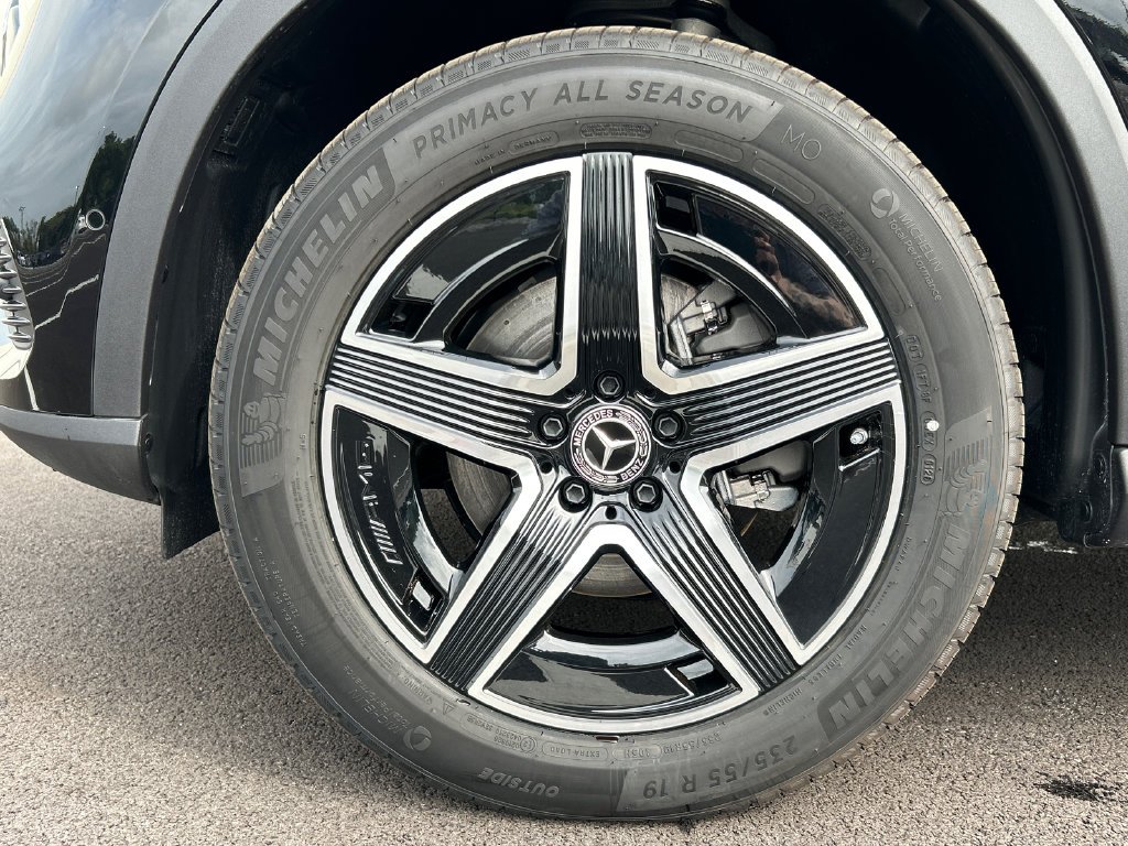 New 2026 Black Mercedes-Benz GLC 300 image 32
