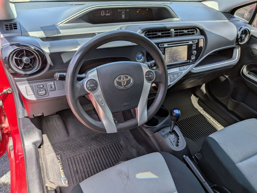 2016 Toyota Prius c Four - Photo 15