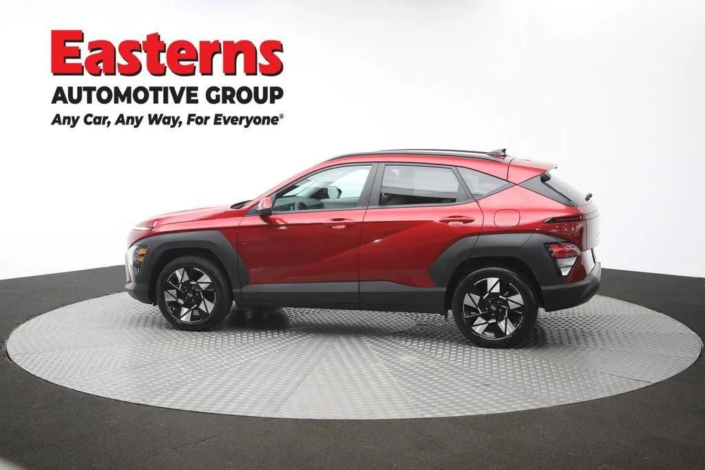 Used 2025 Red Hyundai SEL image 62