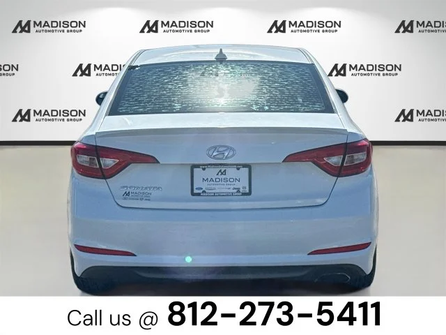 Used 2016 White Hyundai SE image 6