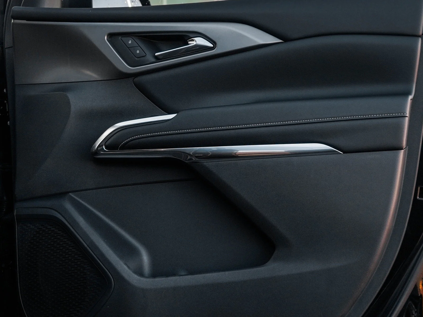 New 2026 Mosaic Black Metallic Chevrolet LT image 9