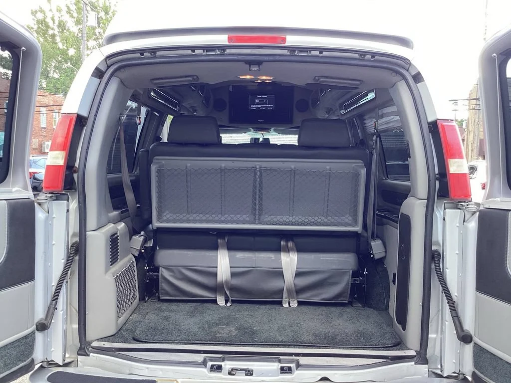 Used 2013 PURE SILVER METALLIC GMC Upfitter image 11