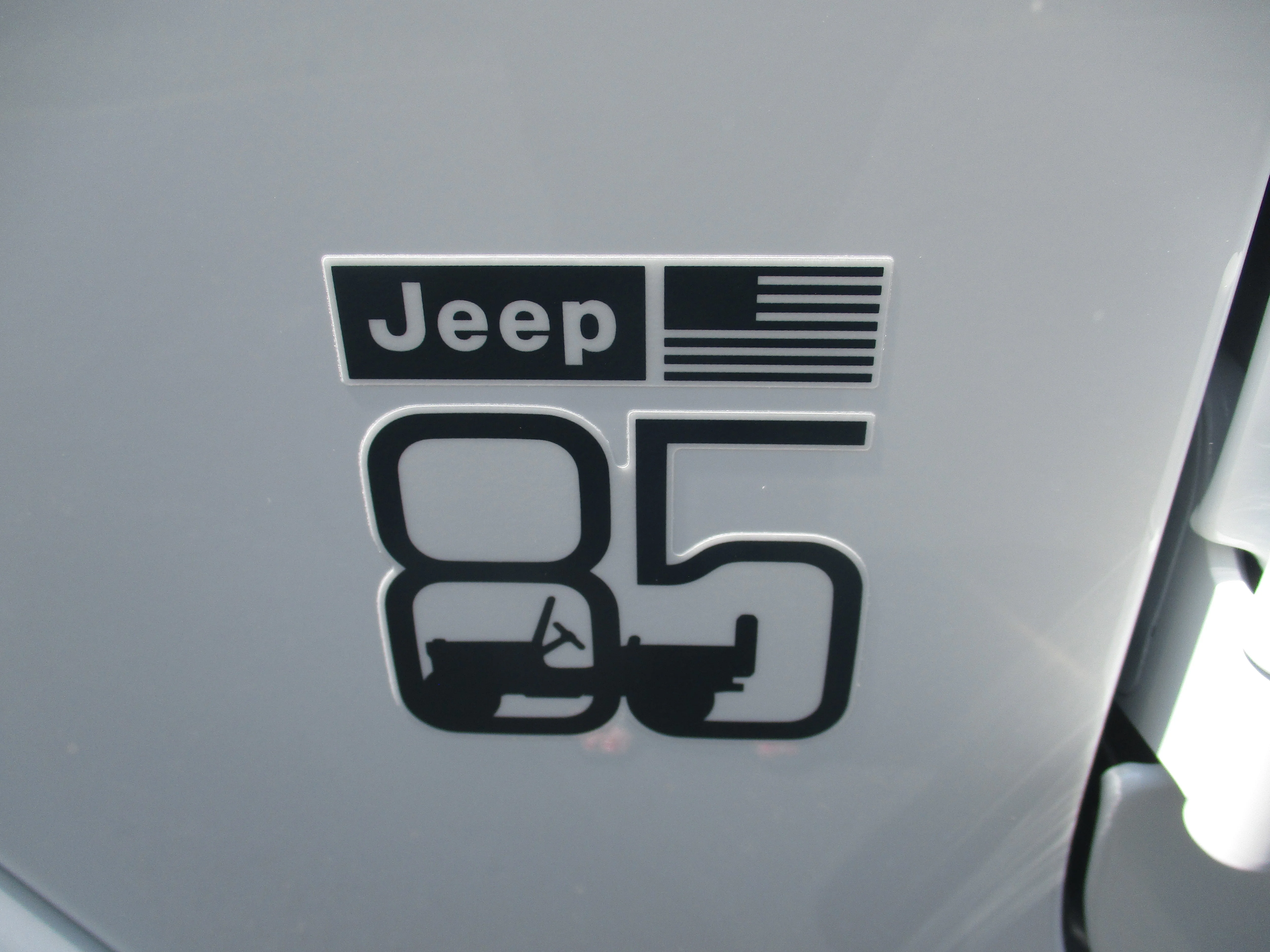 New 2026 Bright White Clear-Coat Exterior Paint Jeep 85th Anniversary image 34