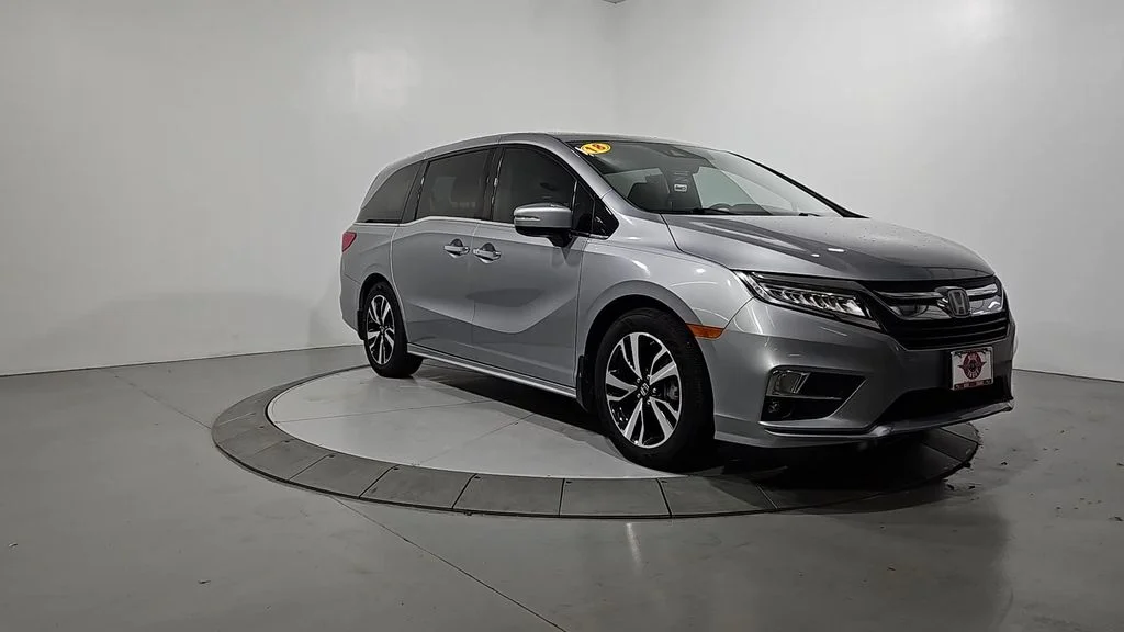 Used 2018 Pacific Pewter Metallic Honda Elite image 7