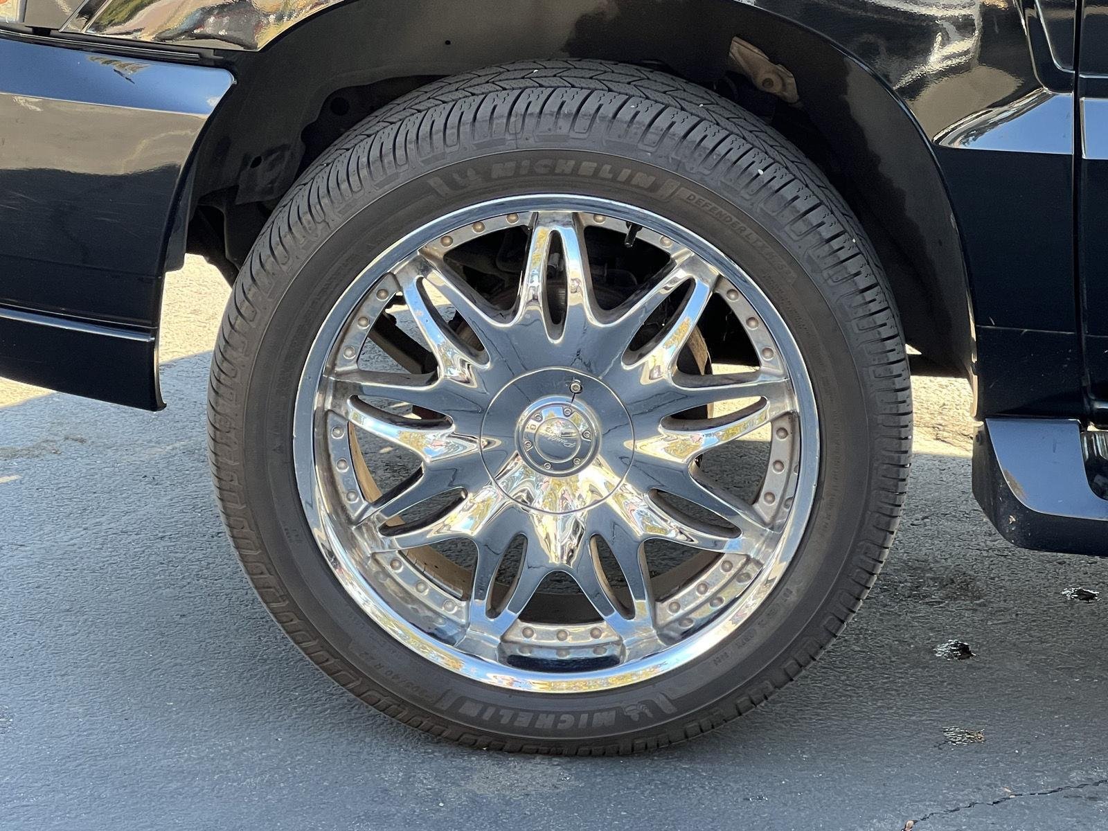 2004 Cadillac Escalade Base - Photo 19