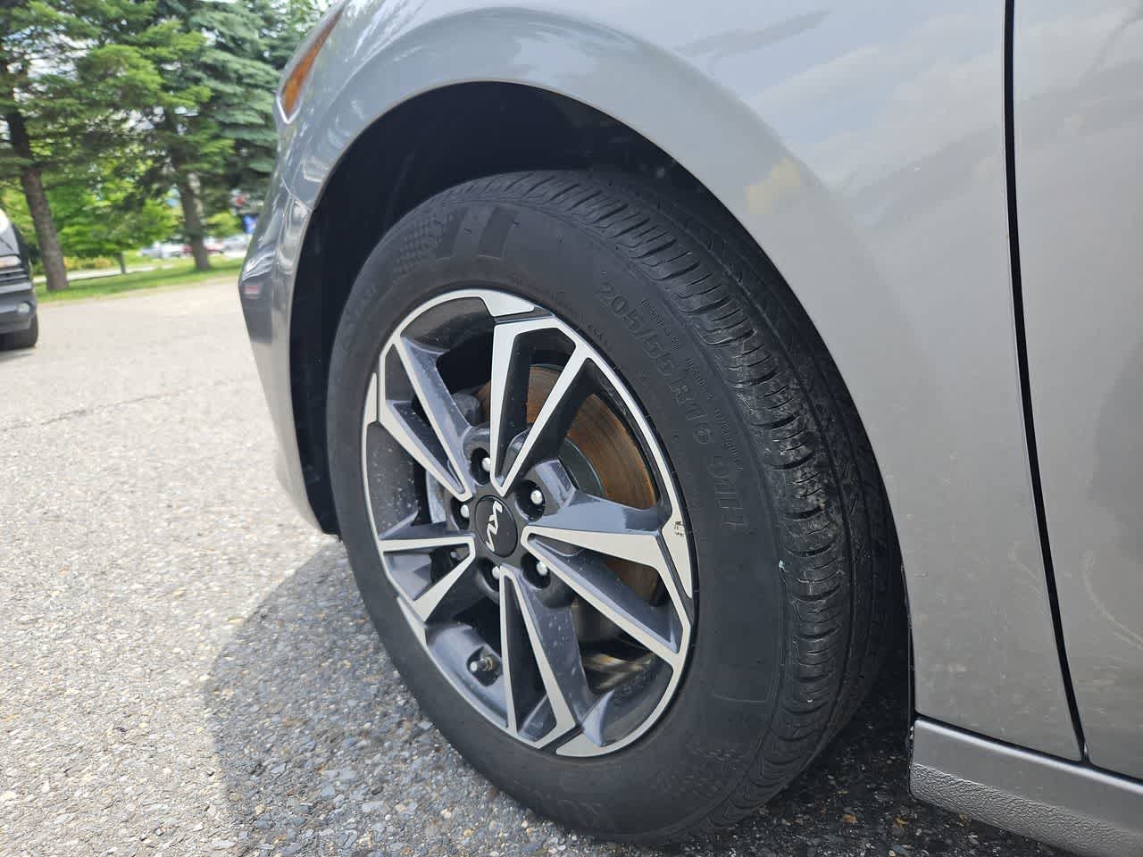 Used 2024 Steel Gray Kia LXS image 11
