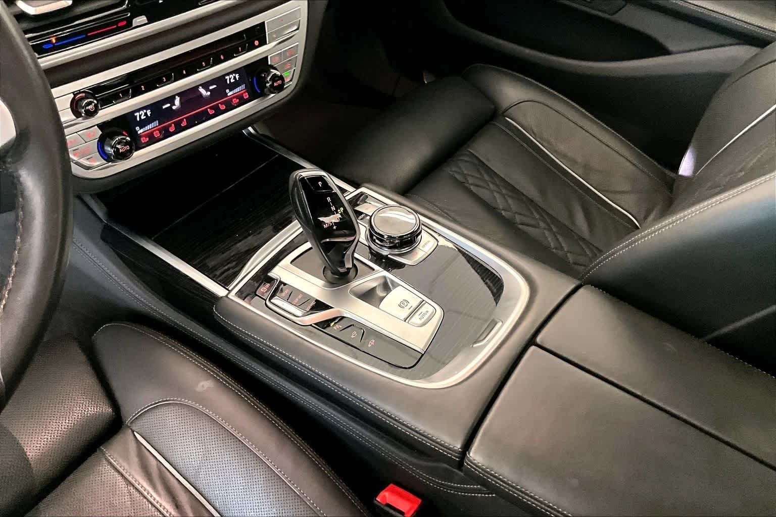 Used 2019 Black Sapphire Metallic BMW 750i image 13