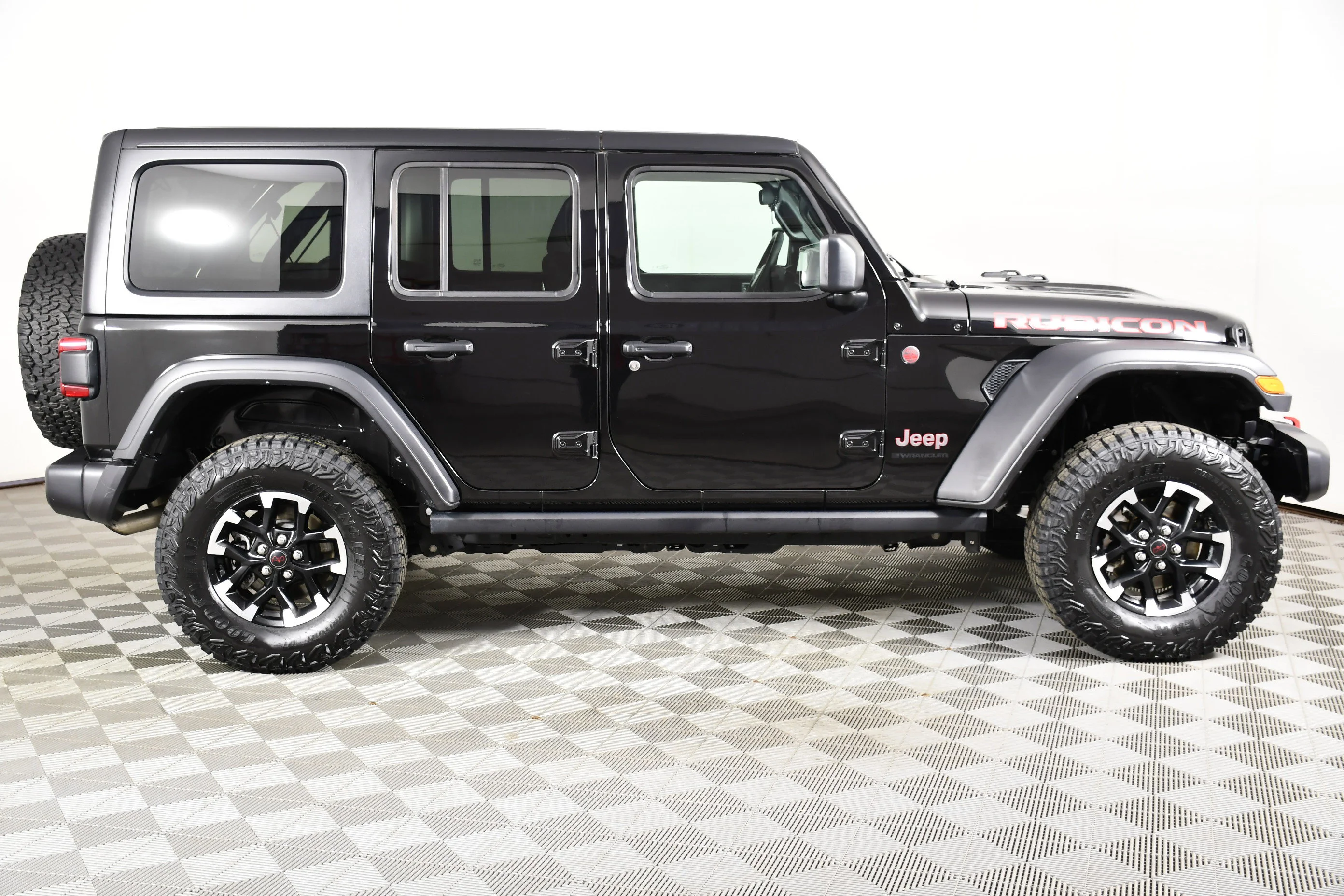 Used 2025 Black Clearcoat Jeep Rubicon image 4
