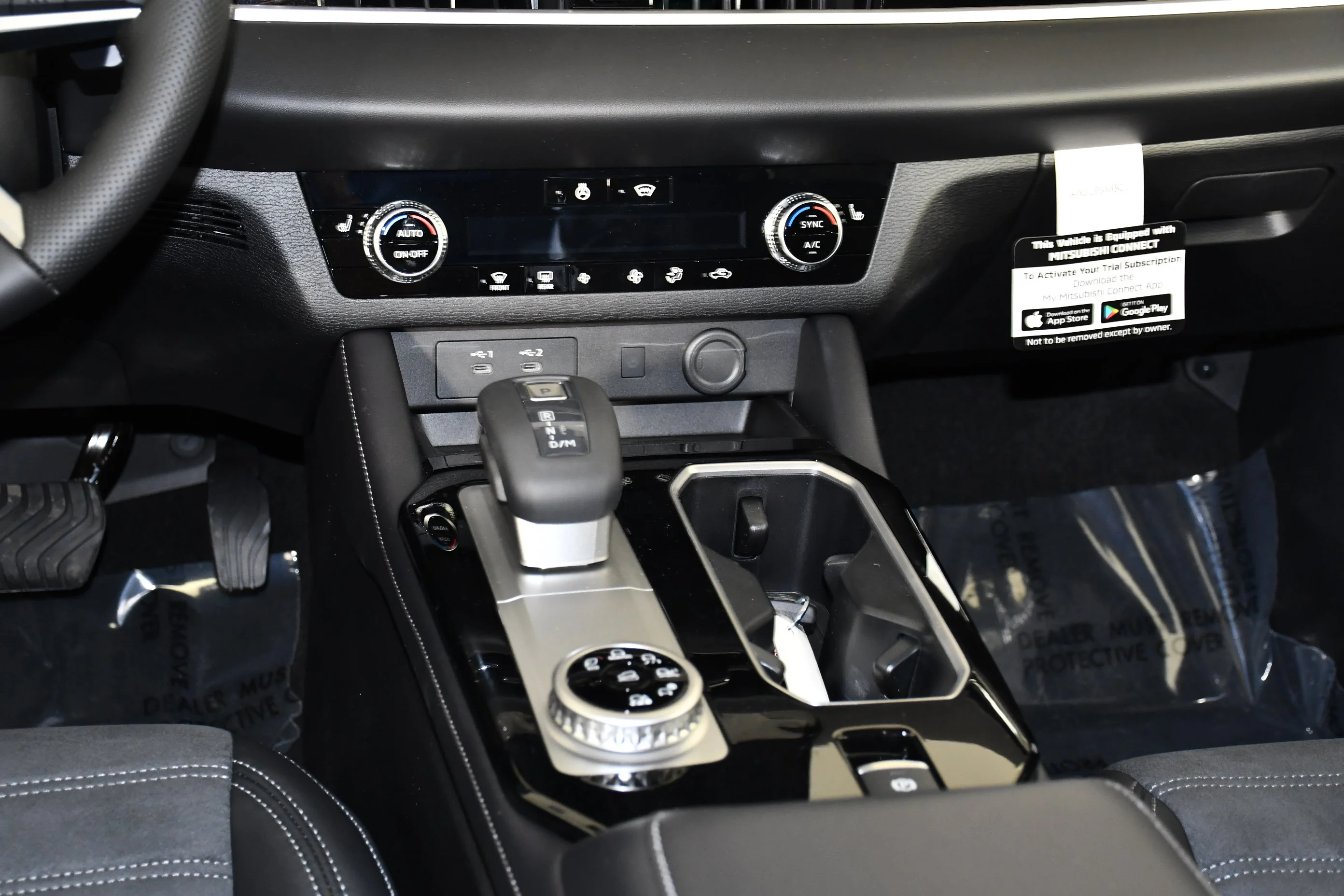 New 2026 White Diamond/Black Roof Mitsubishi Trail Edition image 13