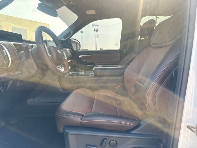 Used 2025 Oxford White Ford King Ranch image 9